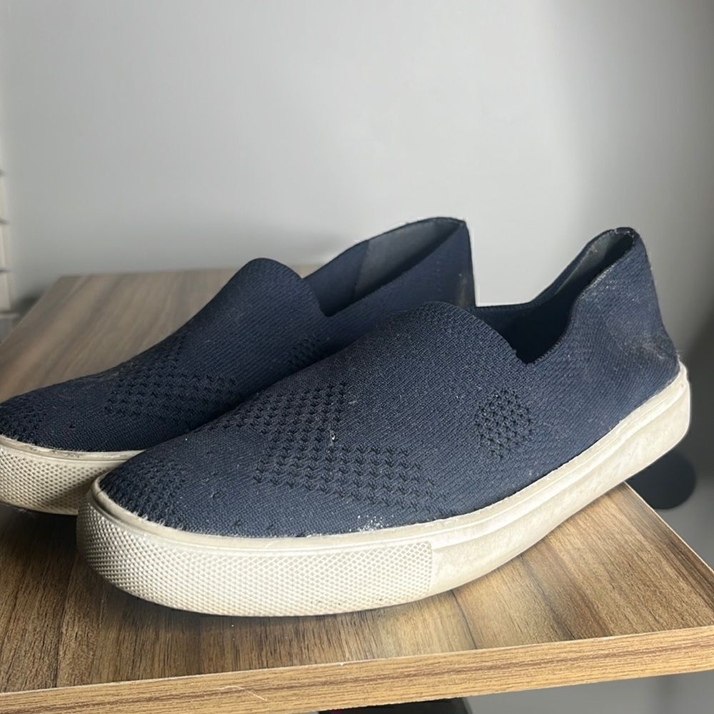 Women’s Steve Madden Size 9.5 Frankel Navy Stretch Sneaker